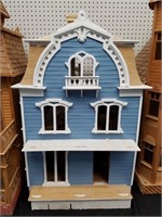 DOLL HOUSE