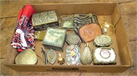 Lot, dresser and trinket boxes, some jewelry