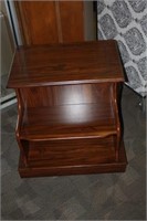 Lovely Side Table 23.5 x 23.5 x 20H