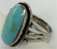 Sterling Silver Ring Iwth Turquoise Stone