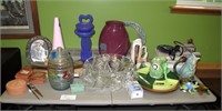 Large lot, assorted decorative accessories