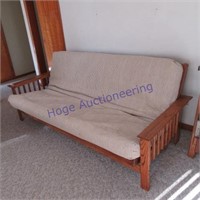 Futon- wood