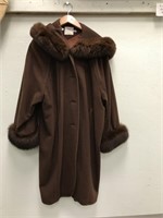 Coat with a fox ruff