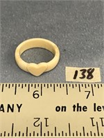 Ivory ring with a heart          (g 22)