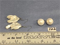 1 Pair of baroque freshwater pearls earrings, and
