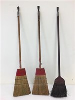 Broom w/ tool ends (3)