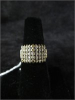 14K GOLD AND DIAMOND RING SZ 6.5 (3 CHIPS MISSING)