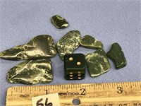 Raw jade pieces with single jade dice        (k 58