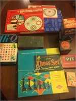 ASSORTED VINTAGE GAMES -- SPIROGRAPH / CHESS