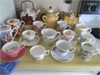 collection tea pots & tea cups