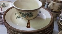 SET OF PALM TREE DISHES