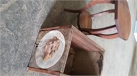 LITTLE OCTAGON WOODEN TABLE AND WOODEN BOX