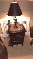 Black end table and table lamp like new