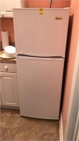 Magic chef apartment size refrigerator very clean
