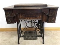 ANTIQUE SEWING STAND - DIY