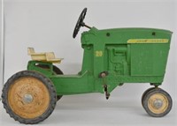 Ertl John Deere Model 20 Pedal Tractor