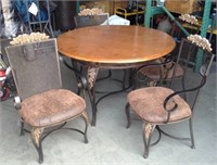 Round Wood Top Acorn Leaf Table & Chairs