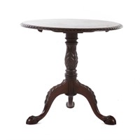 Chippendale style mahogany tilt-top tea table