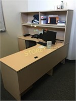 Office Desk w/ Above Storage - 78 x 72- w/ Key