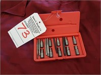LOT, SNAP-ON 10 PC SCREW EXTRACTOR SET W/EZ OUTS