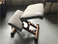 Ergonomic anti-stress knee chair