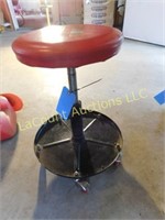 adjustable mechanics stool