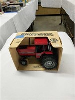 Ertl International 5288 Tractor With Cab New In