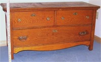 VERY CLEAN ORIGINAL FINISH OAK LOW CHEST WITH