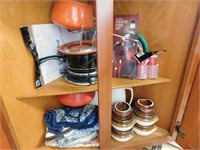 Lot-2 Fondue Pots, Misc. Kitchen Items)