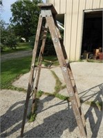 6' Wood Ladder