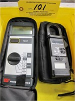 Amprobe ACDC-600A Digital Clamp Meter