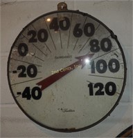 Vintage 18' Round Traditional Number Thermometer