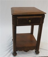 Small Victorian walnut side table