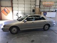 2001 Hyundai XG300 Base