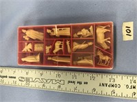 Lot of 14 tiny religious figurines, that make up t