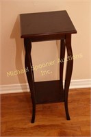 MAHOGANY FINISH TWO TIER OCCASIONAL TABLE