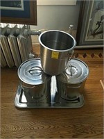 KETTLES AND SERVING TRAY