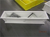PLASTIC WINDOW BOX IN WHITE