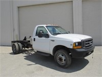 1999 Ford F450 Chassis Truck