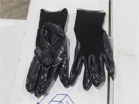 (approx 600) Pairs of Non-Slip Gloves-