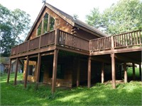 Log Cabin Home On 14 Acres