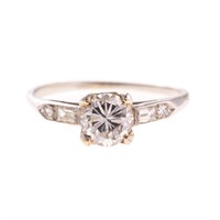 A Lady's Vintage Diamond Ring in Platinum