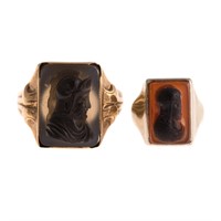 A Pair of Hardstone Cameo Rings in Gold