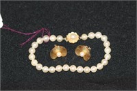 3pc 14kt yellow gold Pearl Earrings 3.2 g &