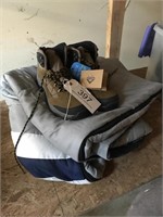 Sleeping Bag & Pair of New Size 10 Hiking Boots (m
