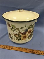 Granite on tin covered cooking pot with floral des