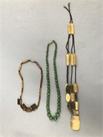 Set of malachite beads and 2 horn necklaces