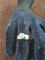 Woman's Ring Small Single Diamond 14KT Gold