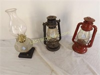 2 KEROSENE LANTERNS & 1 KEROSENE LAMP