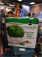 Aero garden harvest indoor gardening system